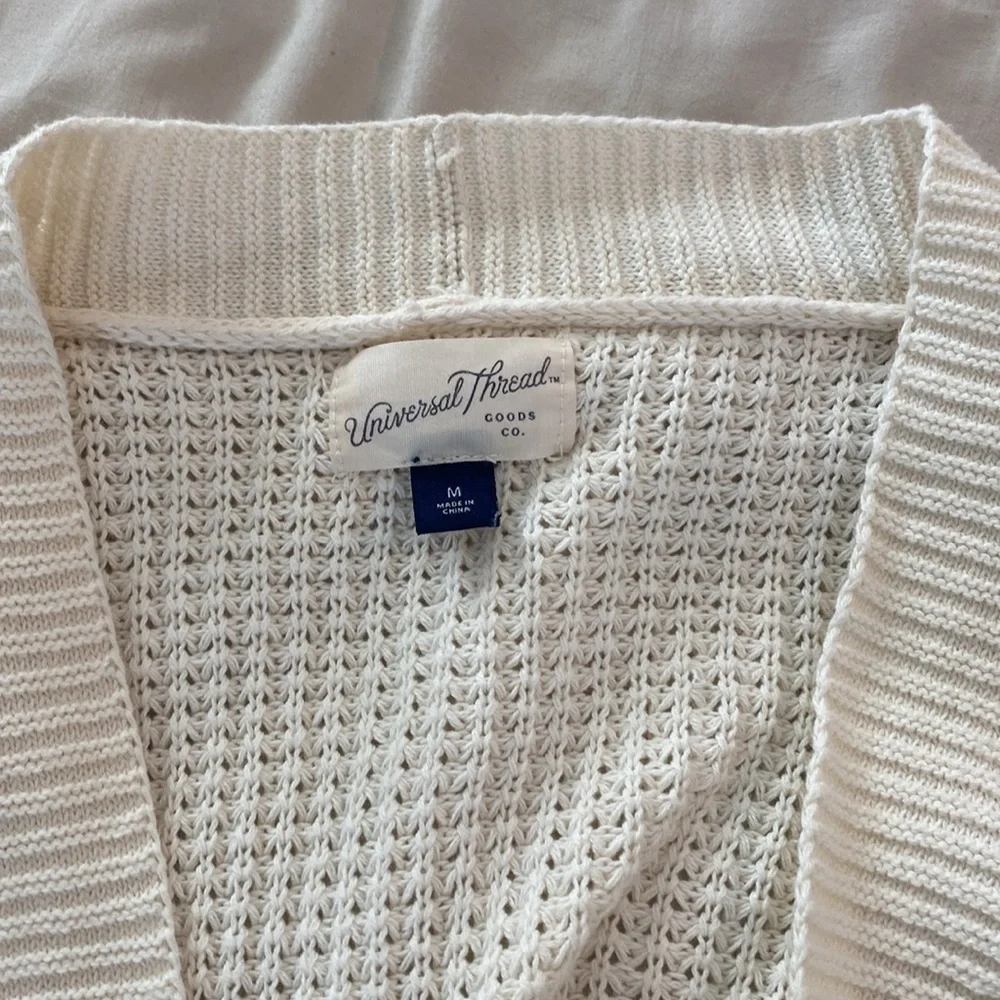 Universal Threads Cardigan - Picture 3 of 6